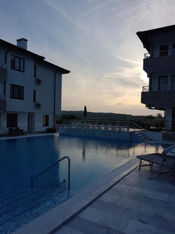 Aparthotel Emerald Hills Sosopol Exterior foto